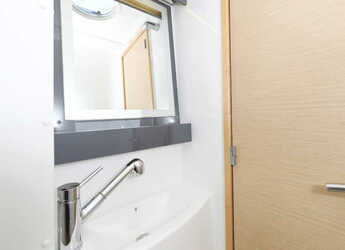 Noleggiare catamaran in Marina Tankerkomerc - Lipari 41