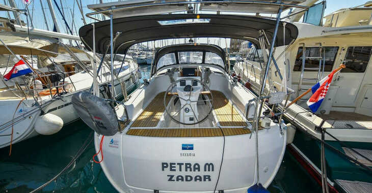 Chartern Sie segelboot in Zadar Marina - Bavaria 36 Cruiser
