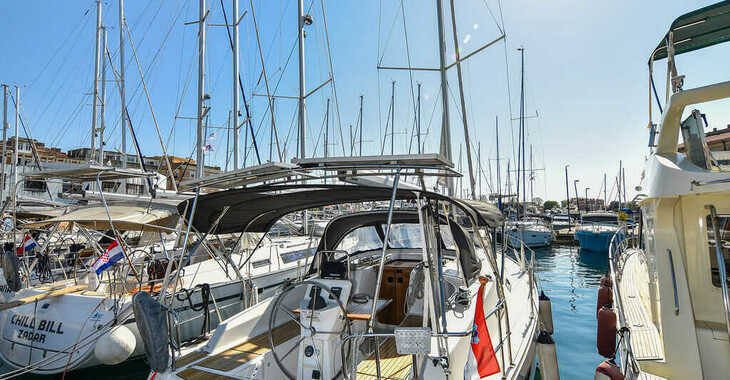 Chartern Sie segelboot in Zadar Marina - Bavaria 36 Cruiser