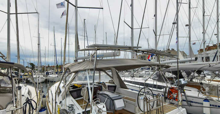 Chartern Sie segelboot in Zadar Marina - Oceanis 41