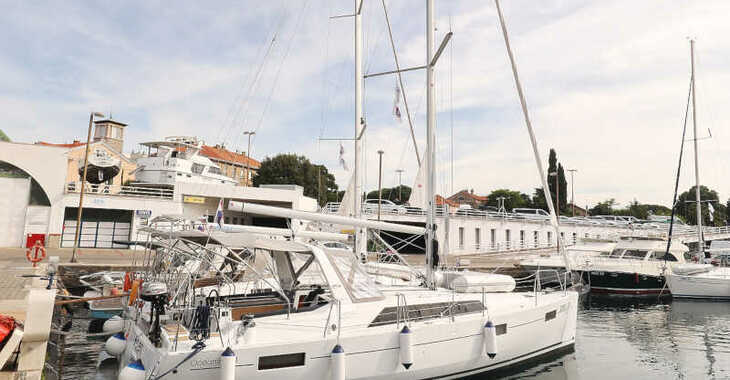 Chartern Sie segelboot in Zadar Marina - Oceanis 41.1