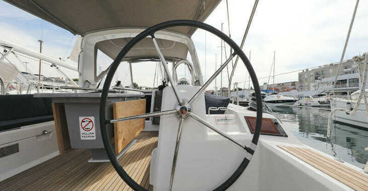 Rent a sailboat in Zadar Marina - Oceanis 41.1