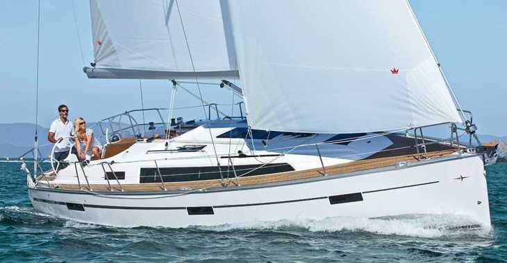 Rent a sailboat in Trget Port - Bavaria Cruiser 37