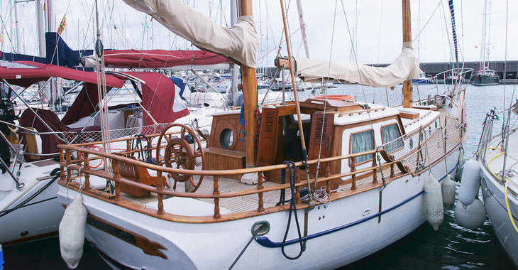 Rent a sailboat in Port Badalona - Formosa 41