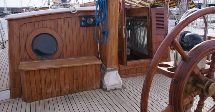 Rent a sailboat in Port Badalona - Formosa 41