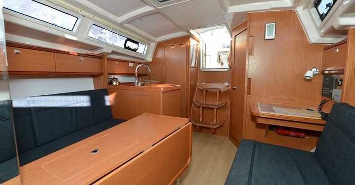 Rent a sailboat in Marina Kornati - Bavaria Cruiser 33