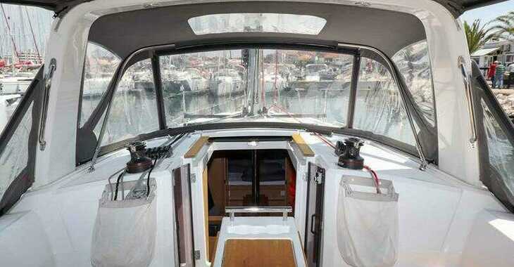 Rent a sailboat in Marina Kornati - Oceanis 35.1
