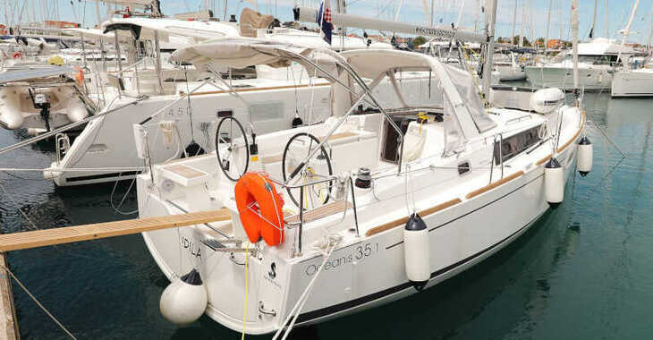 Rent a sailboat in Marina Sukosan (D-Marin Dalmacija) - Oceanis 35.1
