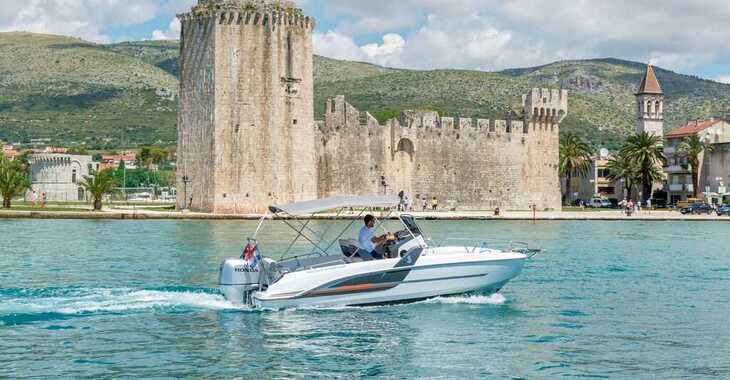 Rent a motorboat in Trogir ACI Marina - Beneteau Flyer 6.6 Space Deck