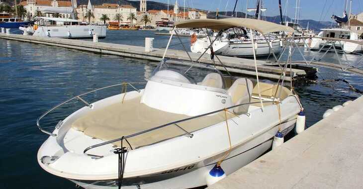 Rent a motorboat in Trogir ACI Marina - Beneteau Flyer 550 SD